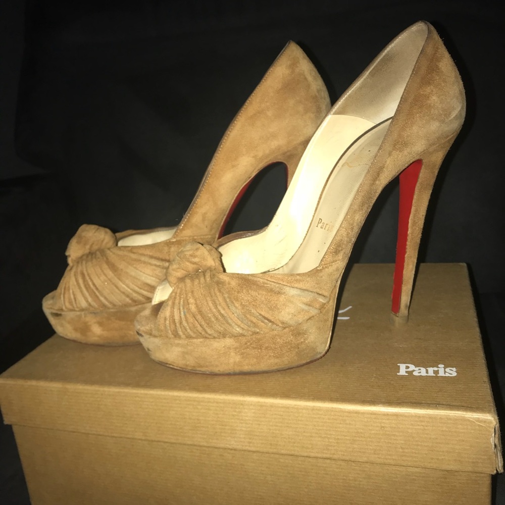 Christian Louboutin jenny peep toe pump
